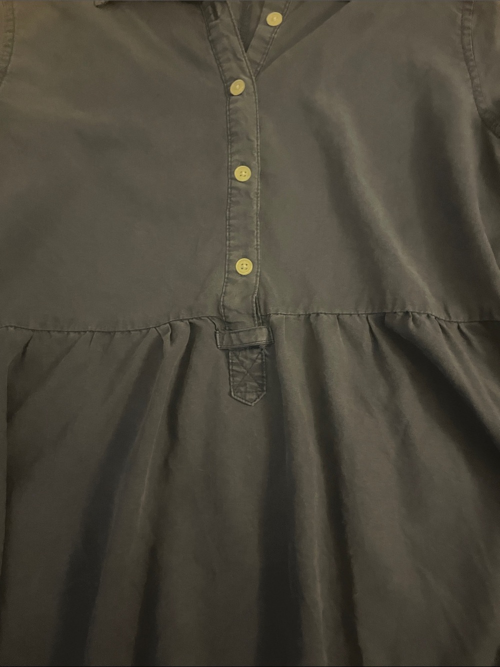 Harper Navy Peplum Flowy Collared Button-Up Blouse Size Medium 100% Lyocell - Picture 4 of 7